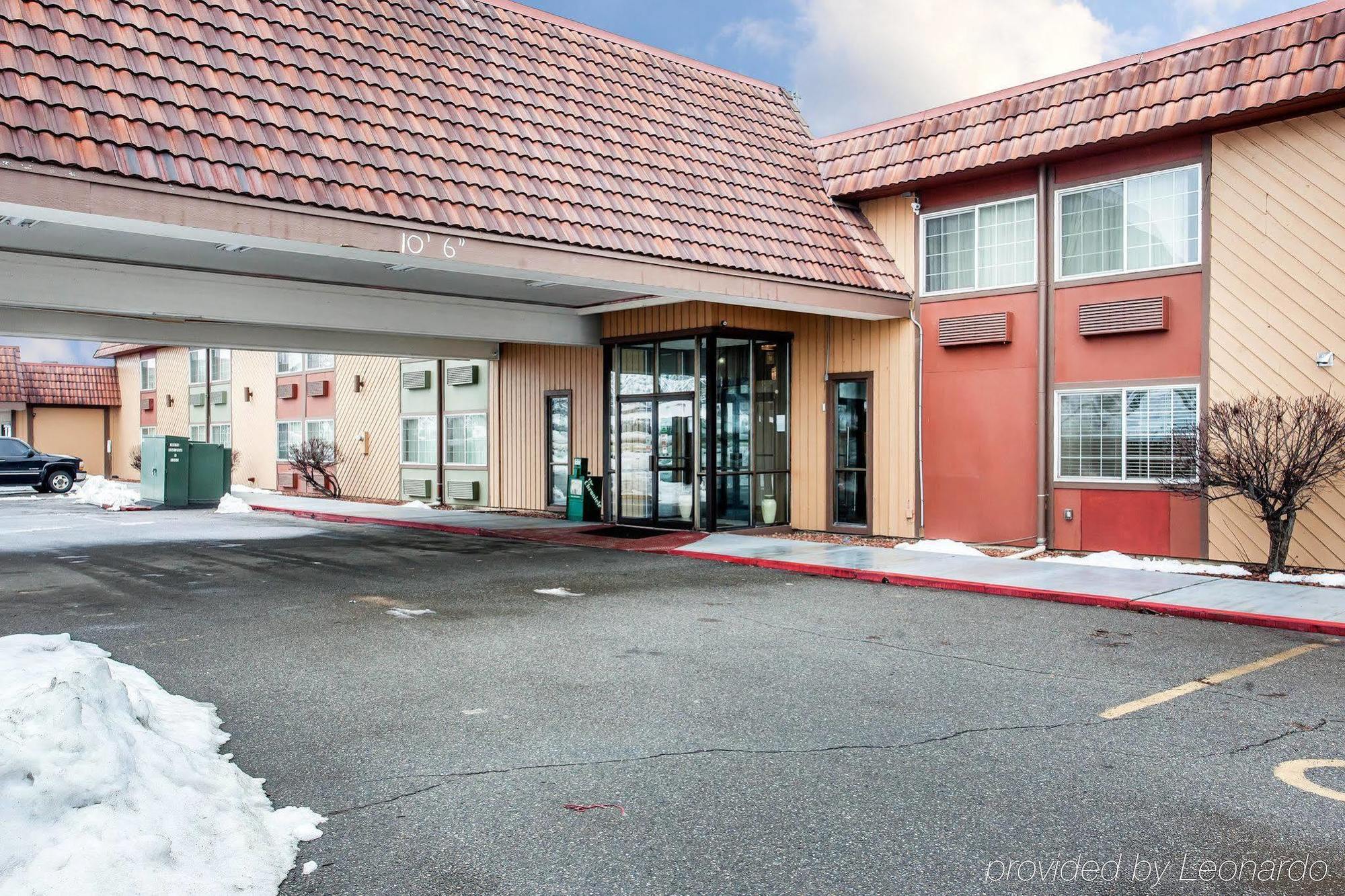 凯艺套房酒店-奥卡诺根奥马克 Okanogan 外观 照片