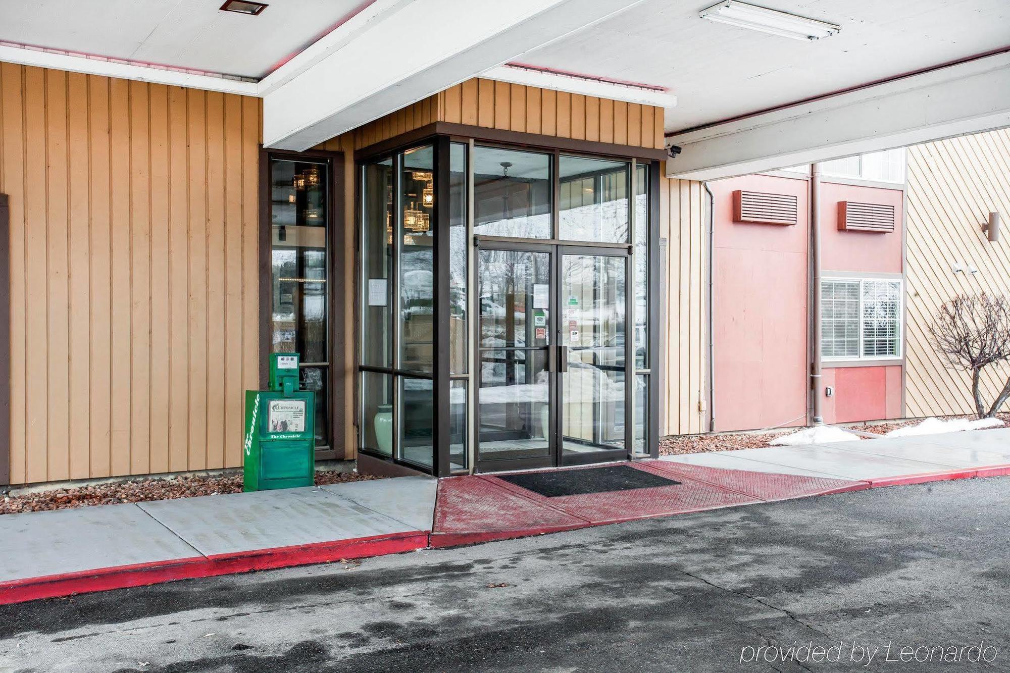 凯艺套房酒店-奥卡诺根奥马克 Okanogan 外观 照片